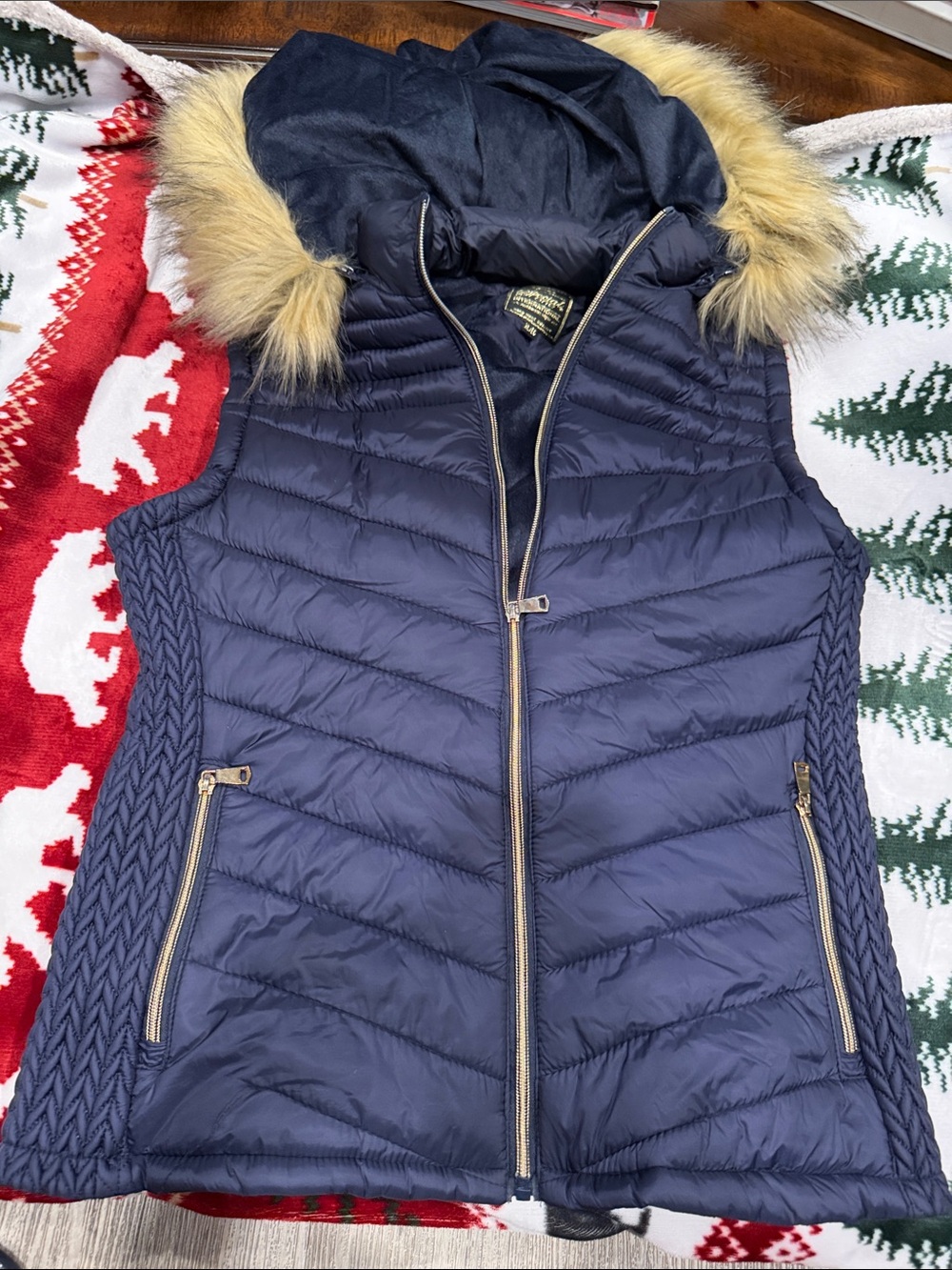 Women's Navy Quilted Hooded Puffer Vest with Faux-Fur Trim